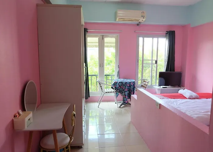 Hotel Oyo 75429 - 101 Place Navanakorn