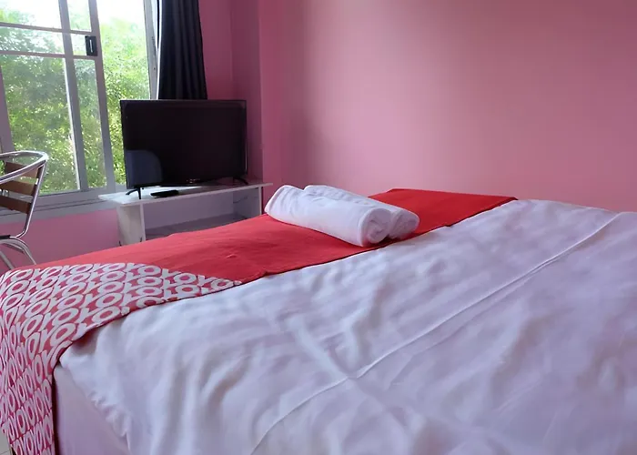Oyo 75429 - 101 Place Navanakorn Hotel