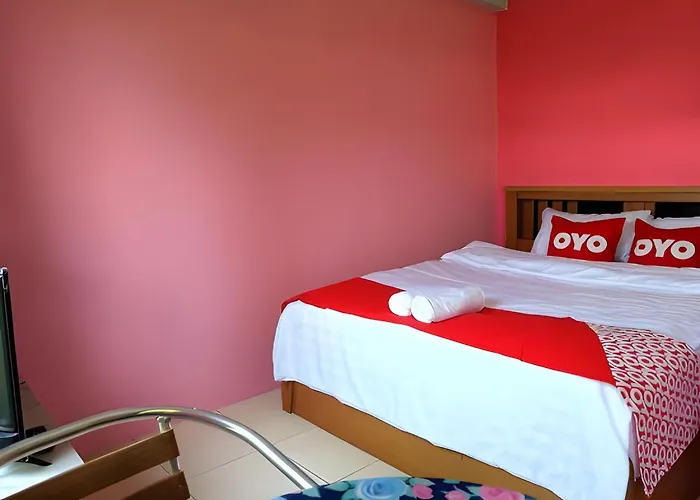 Hotel Oyo 75429 - 101 Place Navanakorn 3*