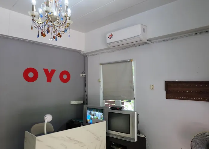 Oyo 75429 - 101 Place Navanakorn Hotel