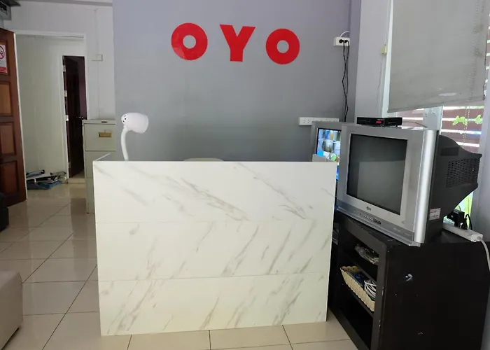 Hotel Oyo 75429 - 101 Place Navanakorn