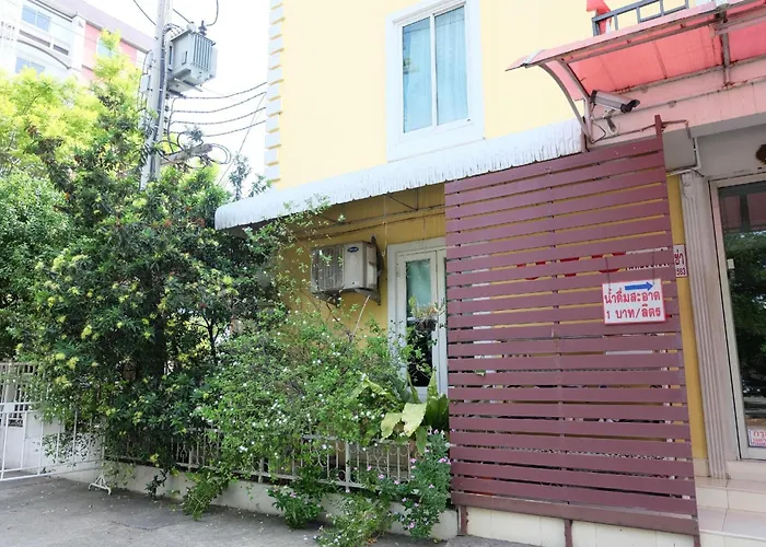 Oyo 75429 - 101 Place Navanakorn Bangkok