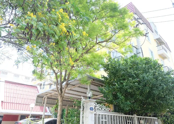Oyo 75429 - 101 Place Navanakorn