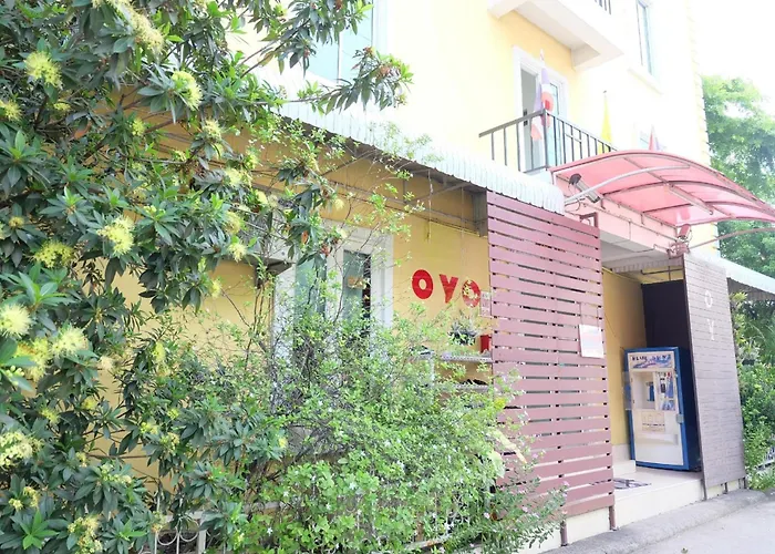 Hotel Oyo 75429 - 101 Place Navanakorn 3*